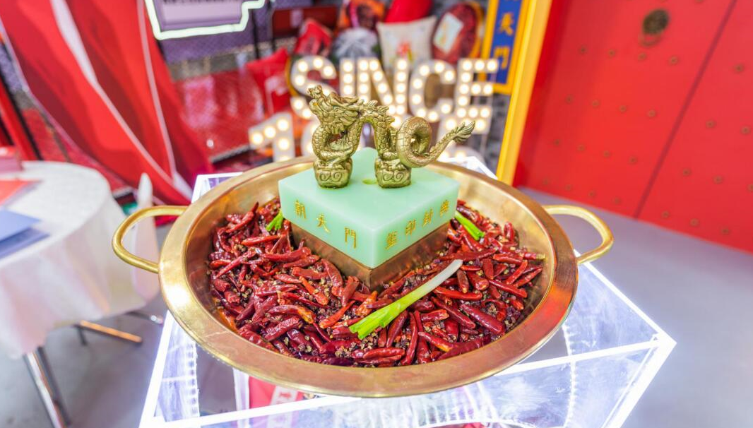 火鍋店鍋底創(chuàng)新浪潮來臨，一鍋湯撬動(dòng)火鍋百億市場！